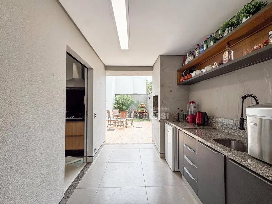 Casa de Condomínio com 3 quartos à venda e para alugar, 300m2 em Esperança, Londrina - PR - imagem 6 Foto 6 de Casa de Condomínio com 3 quartos à venda e para alugar, 300m2 em Esperança, Londrina - PR