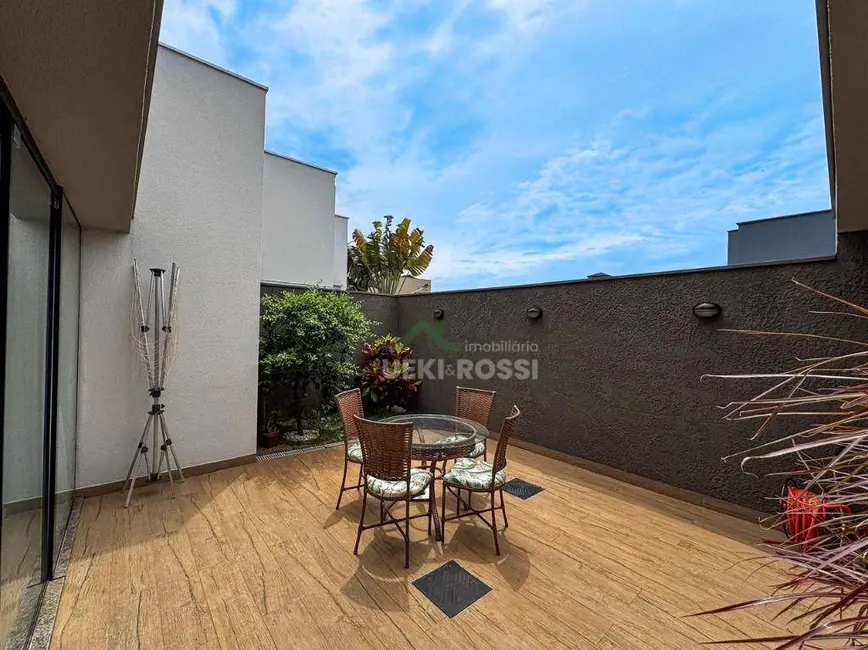 Casa de Condomínio com 3 quartos à venda e para alugar, 300m2 em Esperança, Londrina - PR - imagem 7 Foto 7 de Casa de Condomínio com 3 quartos à venda e para alugar, 300m2 em Esperança, Londrina - PR