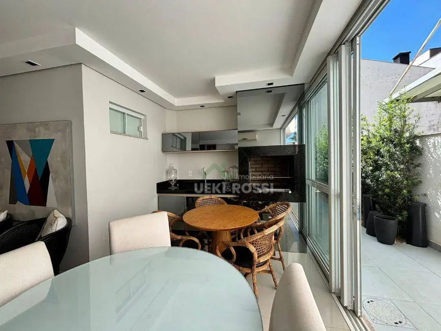 Casa de Condomínio com 3 quartos à venda, 360m2 em Esperança, Londrina - PR - imagem 2 Foto 2 de Casa de Condomínio com 3 quartos à venda, 360m2 em Esperança, Londrina - PR