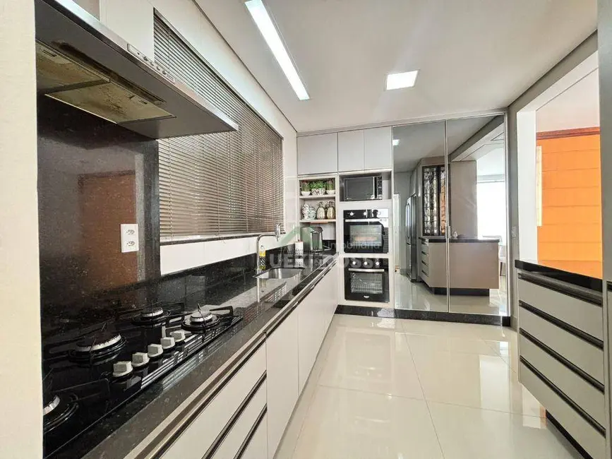 Casa de Condomínio com 3 quartos à venda, 360m2 em Esperança, Londrina - PR - imagem 8 Foto 8 de Casa de Condomínio com 3 quartos à venda, 360m2 em Esperança, Londrina - PR