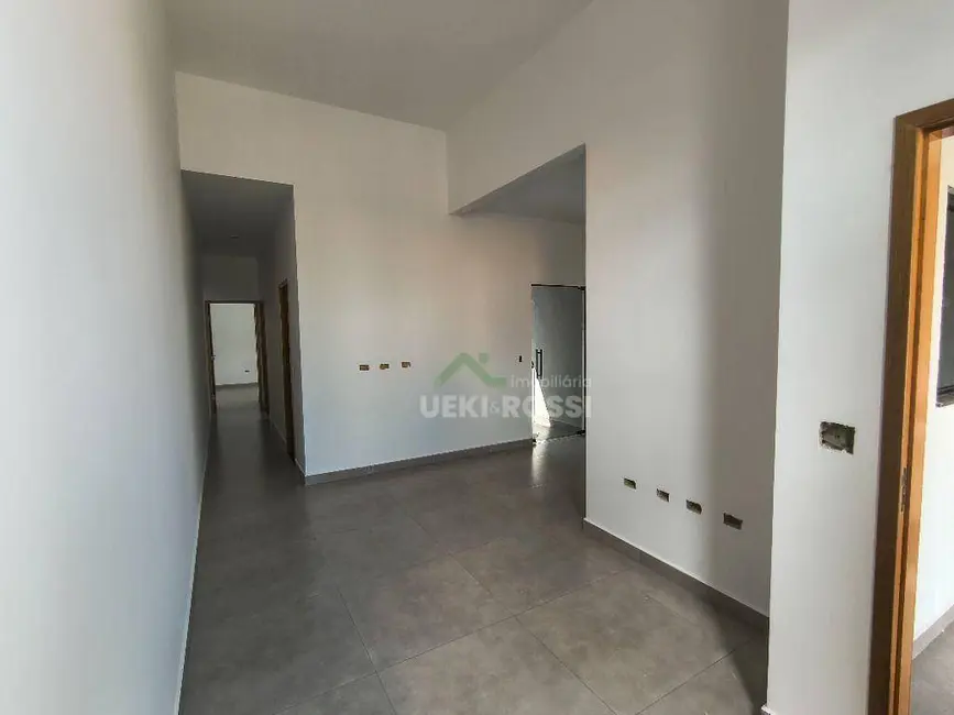 Casa com 2 quartos à venda, 125m2 em Residencial Portal do Sol, Londrina - PR - imagem 3 Foto 3 de Casa com 2 quartos à venda, 125m2 em Residencial Portal do Sol, Londrina - PR