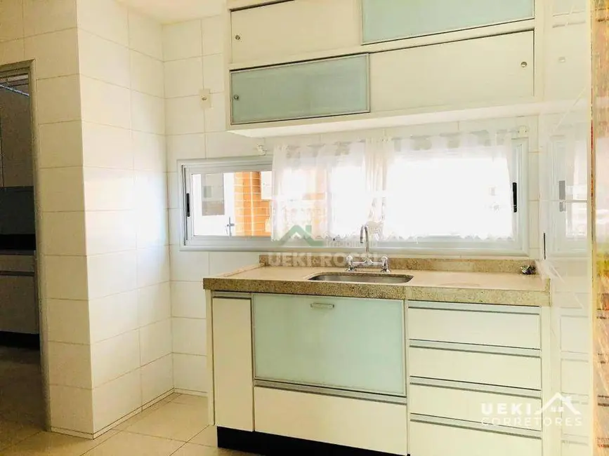 Foto 8 de Apartamento com 3 quartos à venda, 182m2 em Londrina - PR