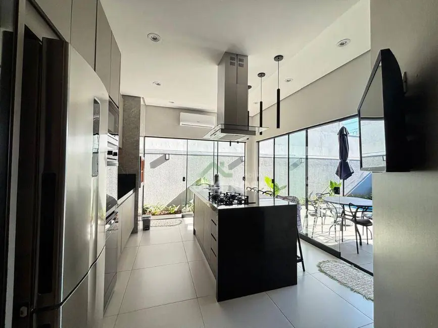 Foto 5 de Casa de Condomínio com 3 quartos à venda, 250m2 em Londrina - PR