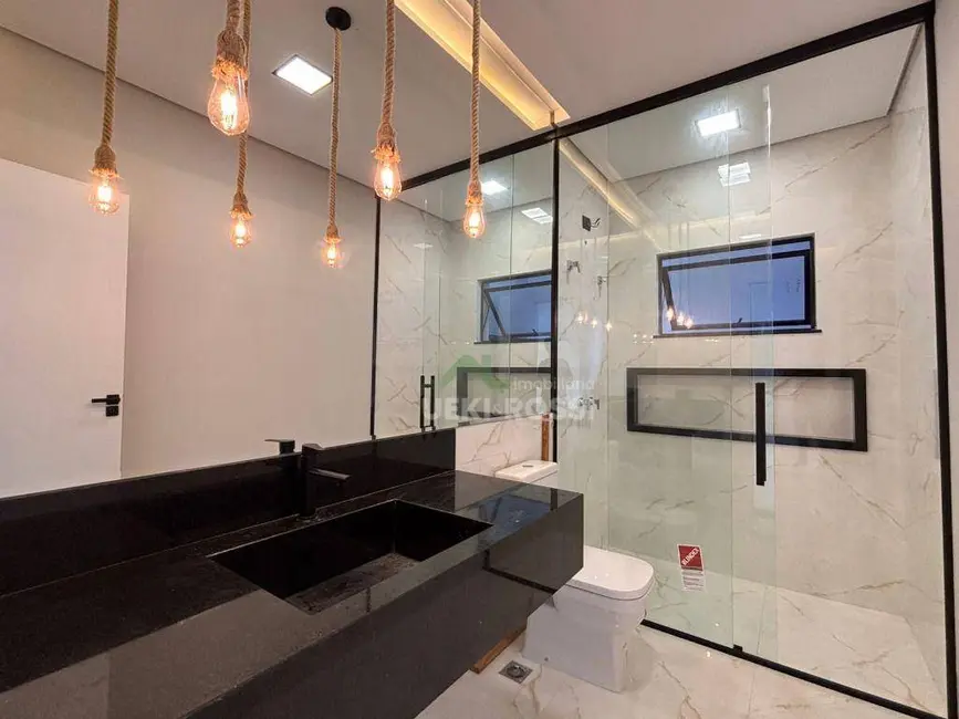 Foto 3 de Casa de Condomínio com 3 quartos à venda, 200m2 em Londrina - PR