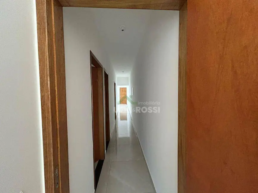 Casa com 3 quartos à venda, 134m2 em Coliseu, Londrina - PR - imagem 5 Foto 5 de Casa com 3 quartos à venda, 134m2 em Coliseu, Londrina - PR