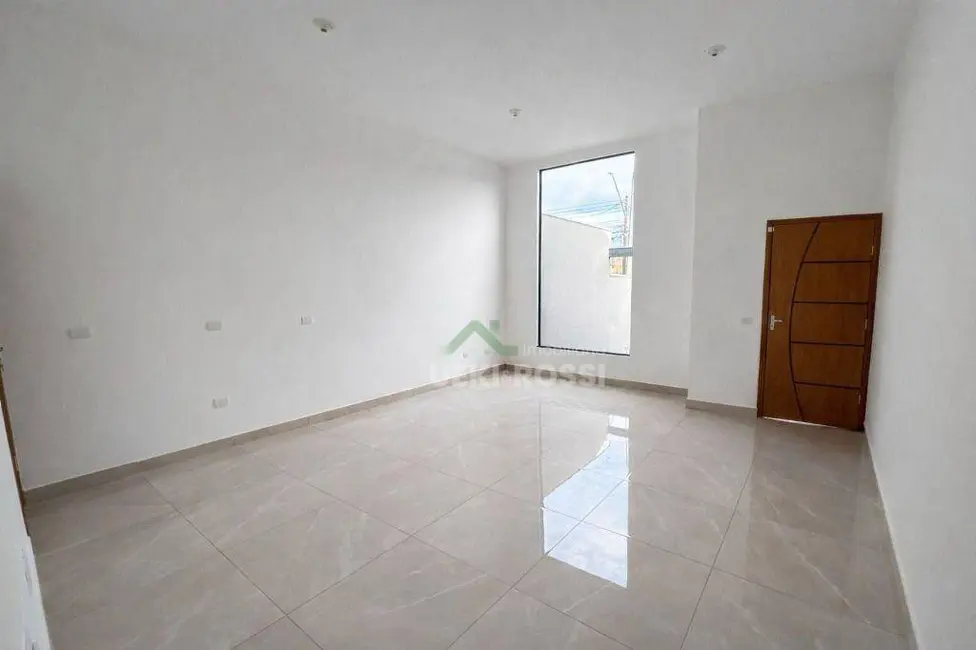 Casa com 3 quartos à venda, 134m2 em Coliseu, Londrina - PR - imagem 4 Foto 4 de Casa com 3 quartos à venda, 134m2 em Coliseu, Londrina - PR