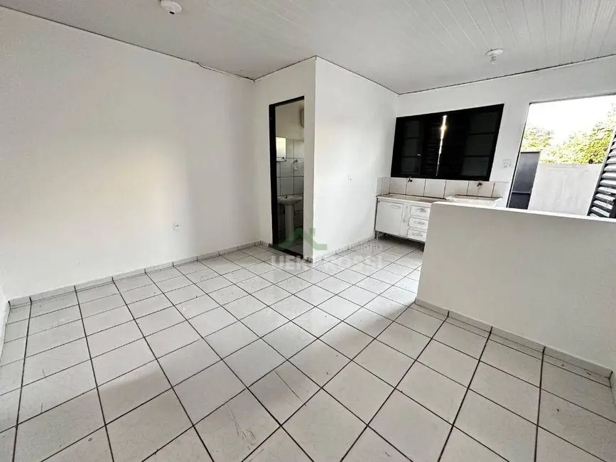 Kitnet com 1 quarto para alugar, 15m2 em Ipanema, Londrina - PR - imagem 7 Foto 7 de Kitnet com 1 quarto para alugar, 15m2 em Ipanema, Londrina - PR