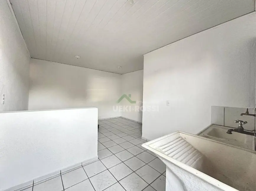 Kitnet com 1 quarto para alugar, 15m2 em Ipanema, Londrina - PR - imagem 4 Foto 4 de Kitnet com 1 quarto para alugar, 15m2 em Ipanema, Londrina - PR