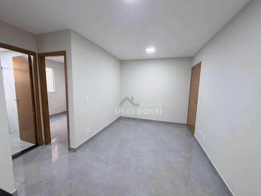 Foto 6 de Apartamento com 2 quartos à venda, 49m2 em Londrina - PR
