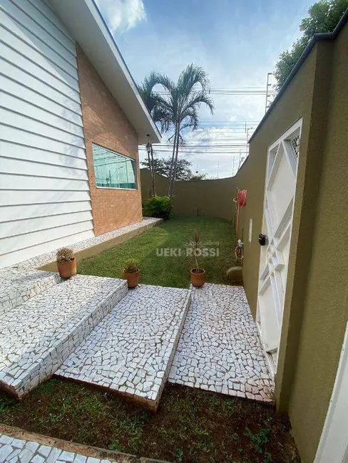 Casa com 3 quartos à venda, 320m2 em São Pedro, Londrina - PR - imagem 3 Foto 3 de Casa com 3 quartos à venda, 320m2 em São Pedro, Londrina - PR