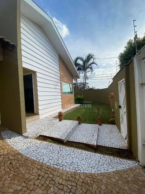 Casa com 3 quartos à venda, 320m2 em São Pedro, Londrina - PR - imagem 7 Foto 7 de Casa com 3 quartos à venda, 320m2 em São Pedro, Londrina - PR