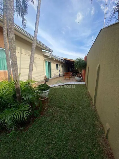 Casa com 3 quartos à venda, 320m2 em São Pedro, Londrina - PR - imagem 6 Foto 6 de Casa com 3 quartos à venda, 320m2 em São Pedro, Londrina - PR