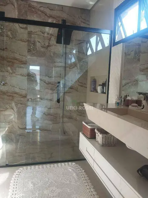 Foto 3 de Sala Comercial à venda, 256m2 em Conjunto Habitacional Alexandre Urbanas, Londrina - PR