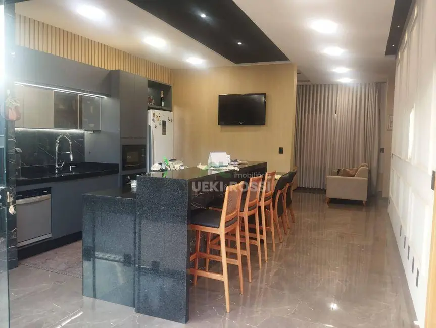 Foto 1 de Sala Comercial à venda, 256m2 em Conjunto Habitacional Alexandre Urbanas, Londrina - PR