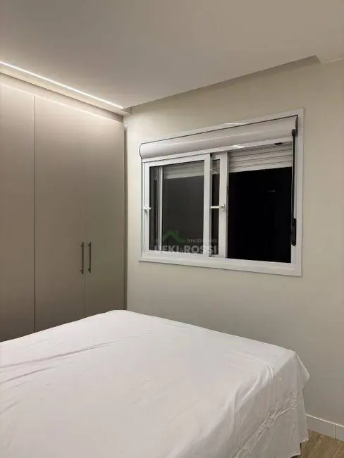 Apartamento com 3 quartos à venda, 182m2 em Londrina - PR - imagem 9 Foto 9 de Apartamento com 3 quartos à venda, 182m2 em Londrina - PR
