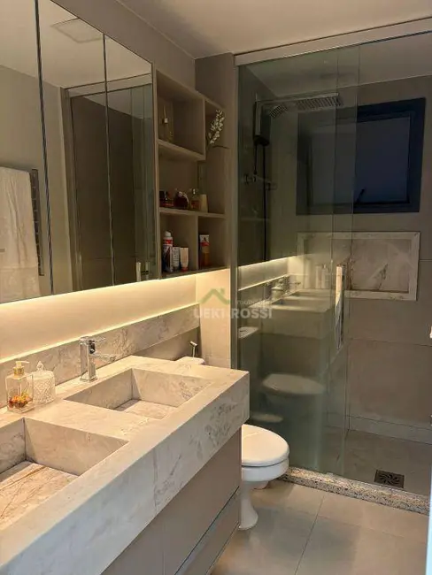 Apartamento com 3 quartos à venda, 182m2 em Londrina - PR - imagem 8 Foto 8 de Apartamento com 3 quartos à venda, 182m2 em Londrina - PR