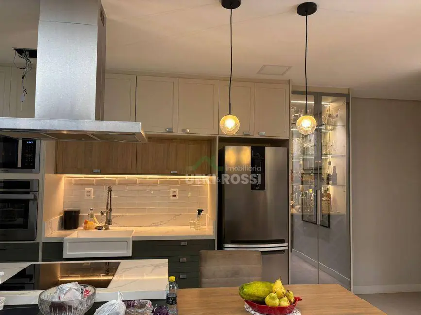 Apartamento com 3 quartos à venda, 182m2 em Londrina - PR - imagem 5 Foto 5 de Apartamento com 3 quartos à venda, 182m2 em Londrina - PR