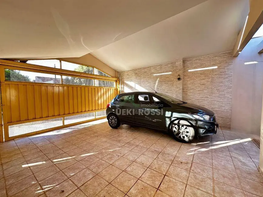 Casa com 3 quartos à venda, 360m2 em Brasília, Londrina - PR - imagem 5 Foto 5 de Casa com 3 quartos à venda, 360m2 em Brasília, Londrina - PR