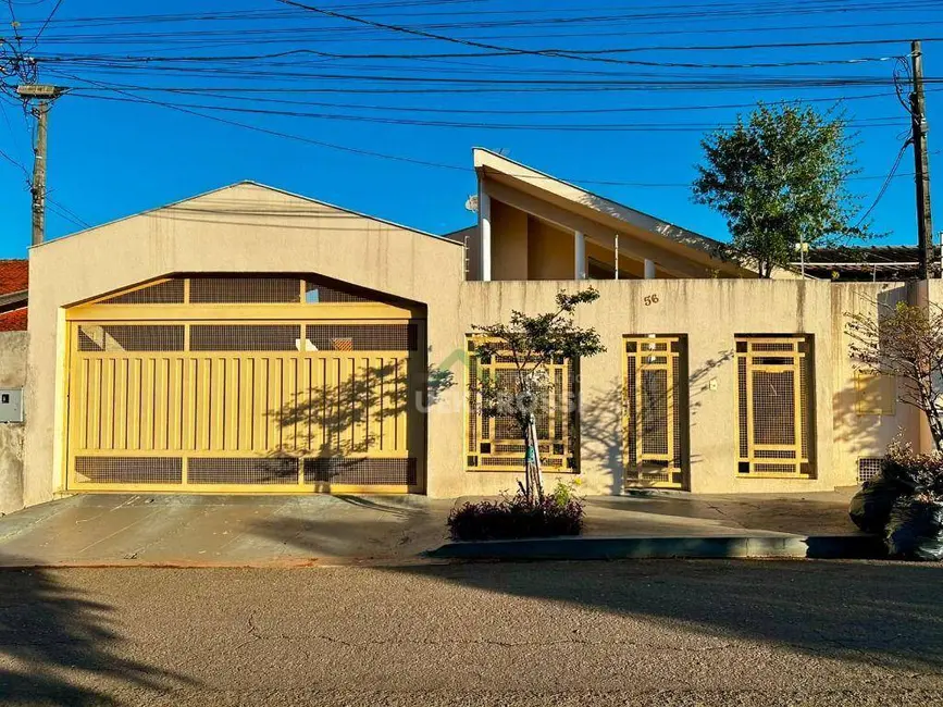 Casa com 3 quartos à venda, 360m2 em Brasília, Londrina - PR - imagem 2 Foto 2 de Casa com 3 quartos à venda, 360m2 em Brasília, Londrina - PR