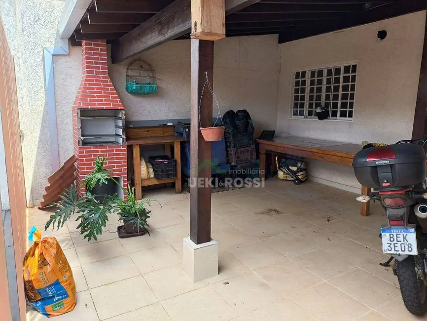 Casa com 4 quartos à venda, 125m2 em Residencial Verona, Londrina - PR - imagem 3 Foto 3 de Casa com 4 quartos à venda, 125m2 em Residencial Verona, Londrina - PR