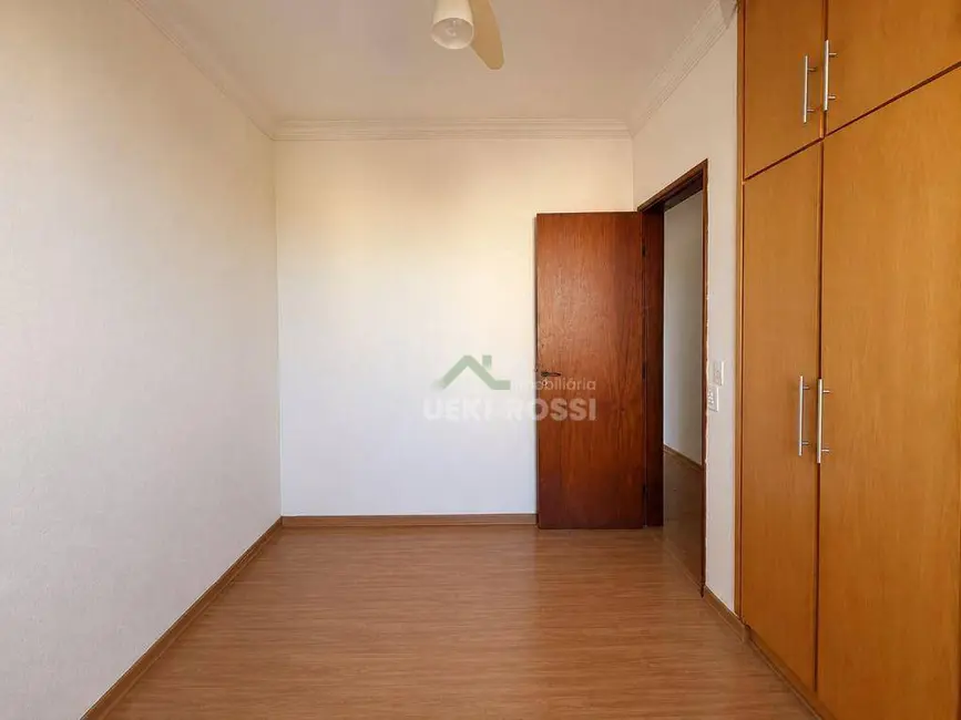 Apartamento com 3 quartos à venda, 103m2 em Nossa Senhora de Lourdes, Londrina - PR - imagem 8 Foto 8 de Apartamento com 3 quartos à venda, 103m2 em Nossa Senhora de Lourdes, Londrina - PR
