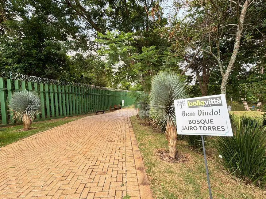 Foto 2 de Terreno / Lote à venda, 250m2 em Londrina - PR