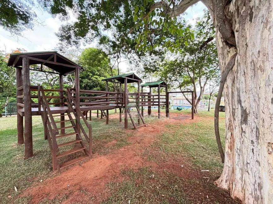 Foto 5 de Terreno / Lote à venda, 250m2 em Londrina - PR