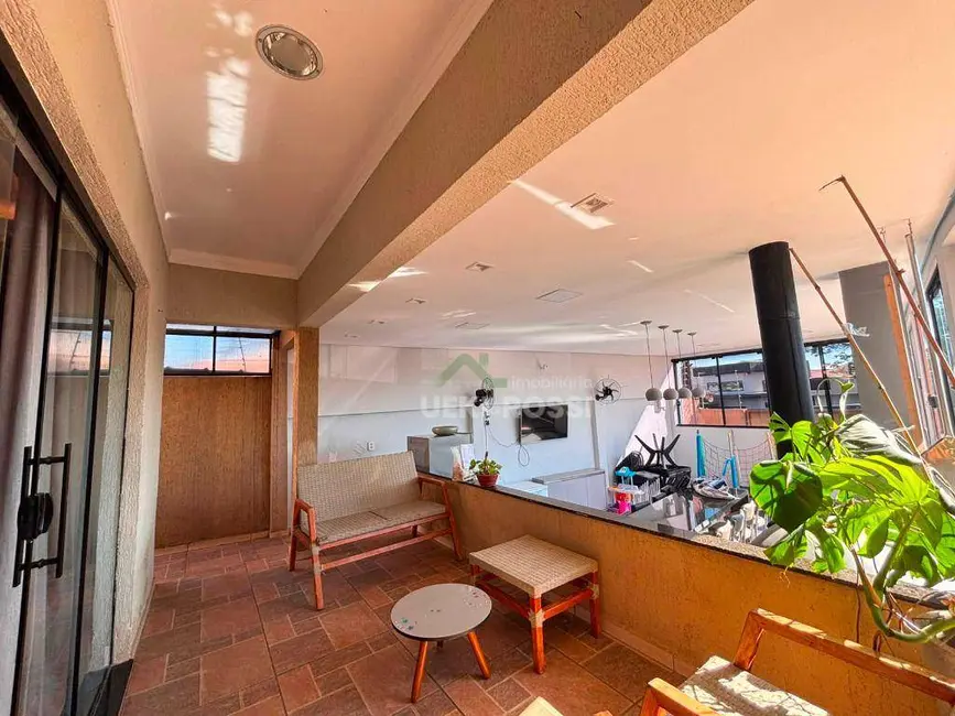 Foto 9 de Casa com 3 quartos à venda, 284m2 em Residencial José B Almeida, Londrina - PR