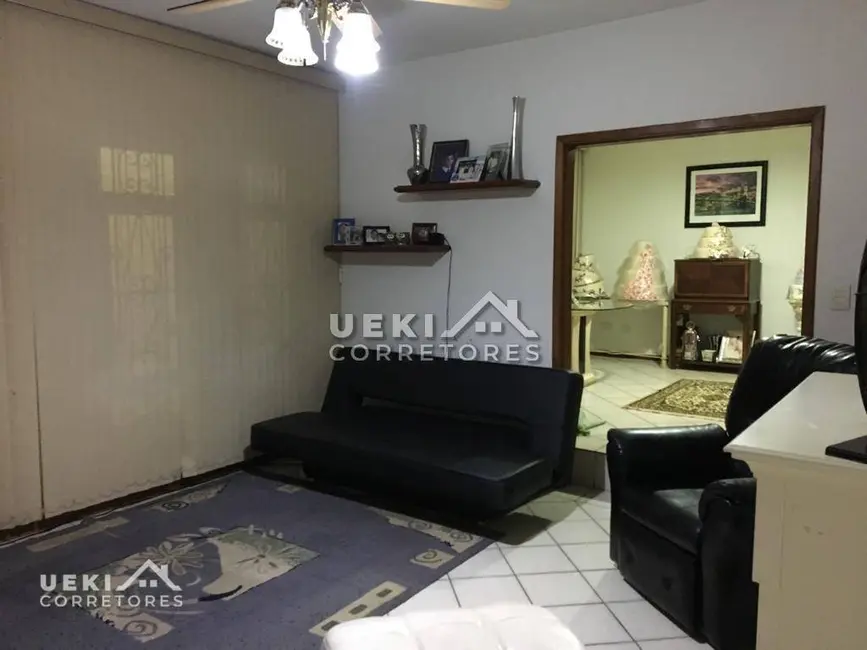 Casa com 4 quartos à venda, 378m2 em Jardim Alvorada, Londrina - PR - imagem 6 Foto 6 de Casa com 4 quartos à venda, 378m2 em Jardim Alvorada, Londrina - PR