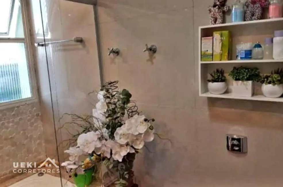 Apartamento com 3 quartos à venda, 128m2 em Centro, Londrina - PR - imagem 9 Foto 9 de Apartamento com 3 quartos à venda, 128m2 em Centro, Londrina - PR