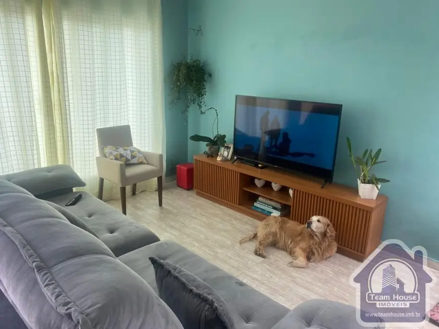 Sobrado com 3 quartos à venda, 236m2 em Parque do Colégio, Suzano - SP - imagem 4 Foto 4 de Sobrado com 3 quartos à venda, 236m2 em Parque do Colégio, Suzano - SP