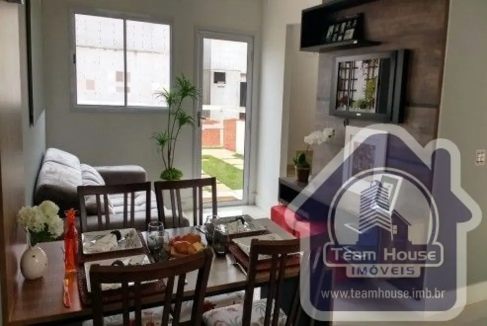 Foto 2 de Casa de Condomínio com 2 quartos à venda, 61m2 em Vila Colorado, Suzano - SP
