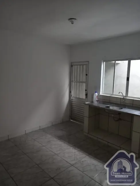 Casa com 2 quartos à venda, 85m2 em Jardim Revista, Suzano - SP - imagem 3 Foto 3 de Casa com 2 quartos à venda, 85m2 em Jardim Revista, Suzano - SP