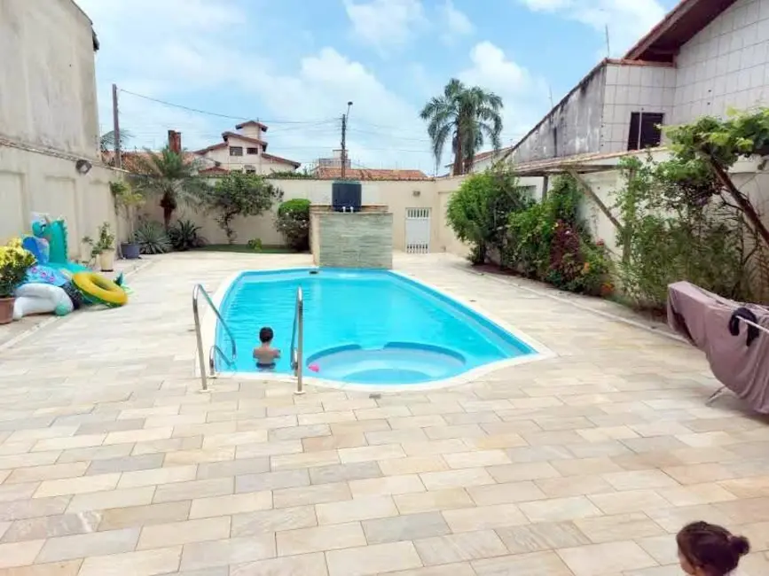 Casa com 6 quartos à venda, 674m2 em Peruibe - SP - imagem 2 Foto 2 de Casa com 6 quartos à venda, 674m2 em Peruibe - SP