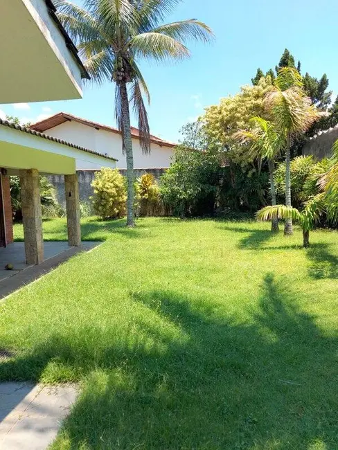 Foto 3 de Casa com 4 quartos à venda e para alugar, 750m2 em Peruibe - SP