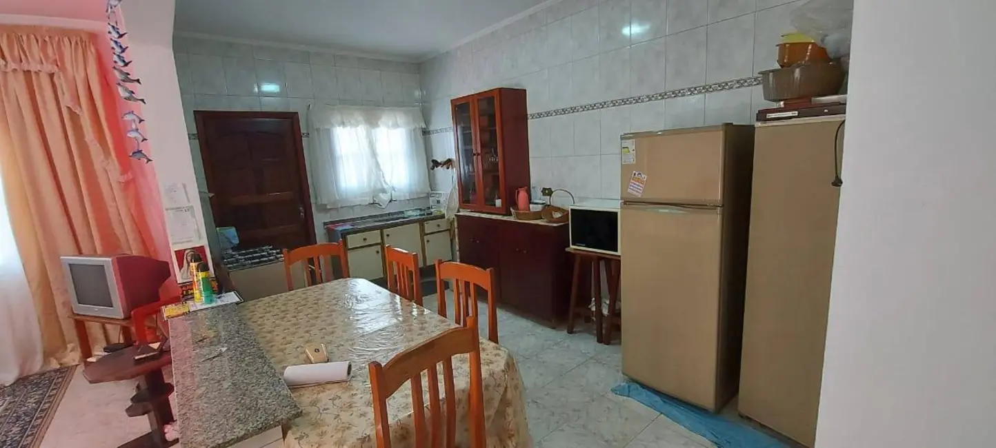 Casa com 3 quartos à venda, 250m2 em Peruibe - SP - imagem 7 Foto 7 de Casa com 3 quartos à venda, 250m2 em Peruibe - SP