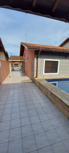 Casa com 3 quartos à venda, 250m2 em Peruibe - SP - imagem 4 Foto 4 de Casa com 3 quartos à venda, 250m2 em Peruibe - SP