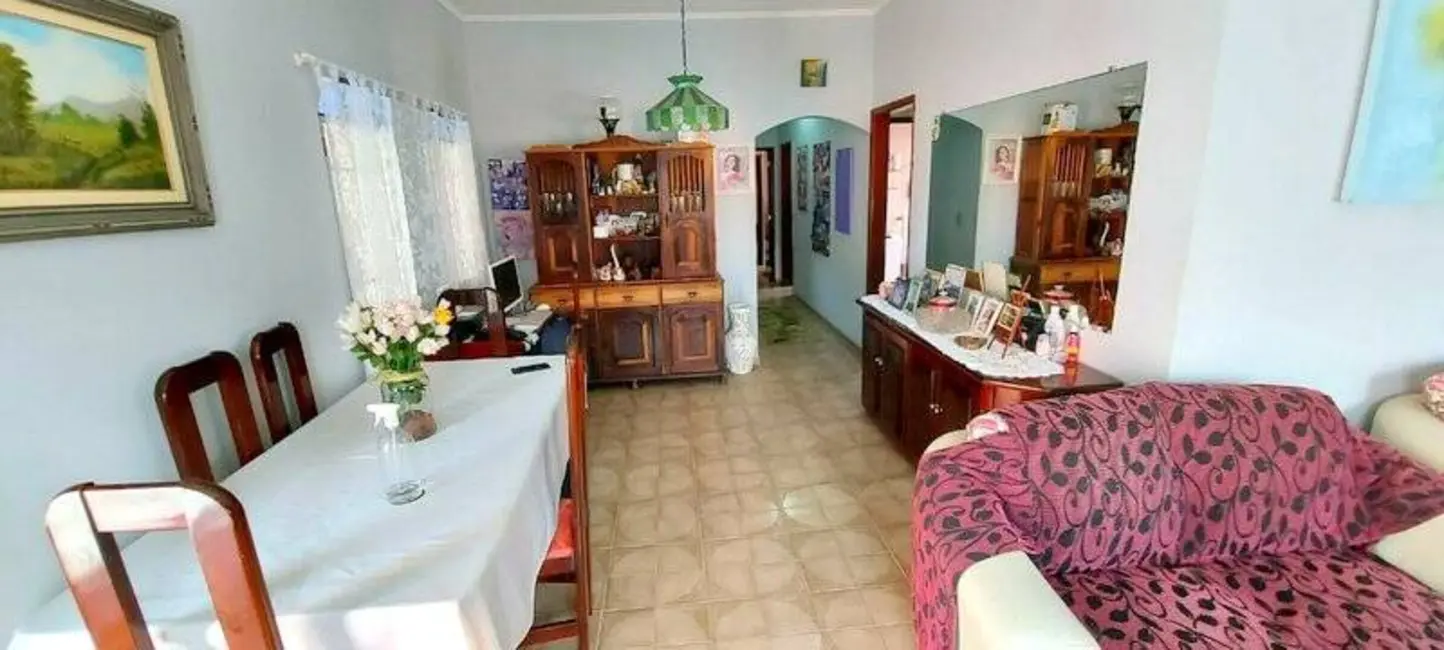 Casa com 4 quartos à venda, 250m2 em Peruibe - SP - imagem 8 Foto 8 de Casa com 4 quartos à venda, 250m2 em Peruibe - SP