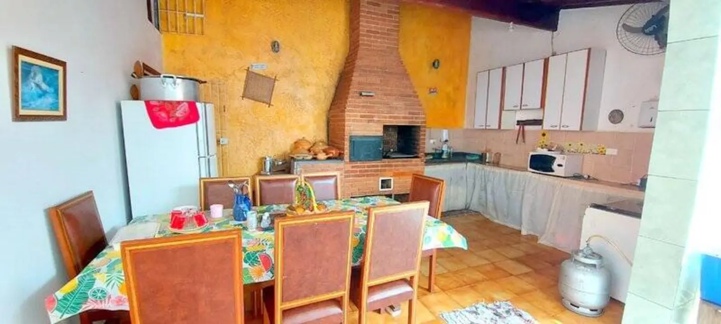 Casa com 4 quartos à venda, 250m2 em Peruibe - SP - imagem 4 Foto 4 de Casa com 4 quartos à venda, 250m2 em Peruibe - SP