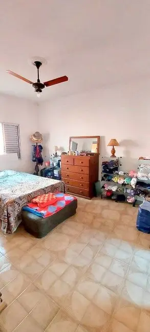 Casa com 4 quartos à venda, 250m2 em Peruibe - SP - imagem 9 Foto 9 de Casa com 4 quartos à venda, 250m2 em Peruibe - SP