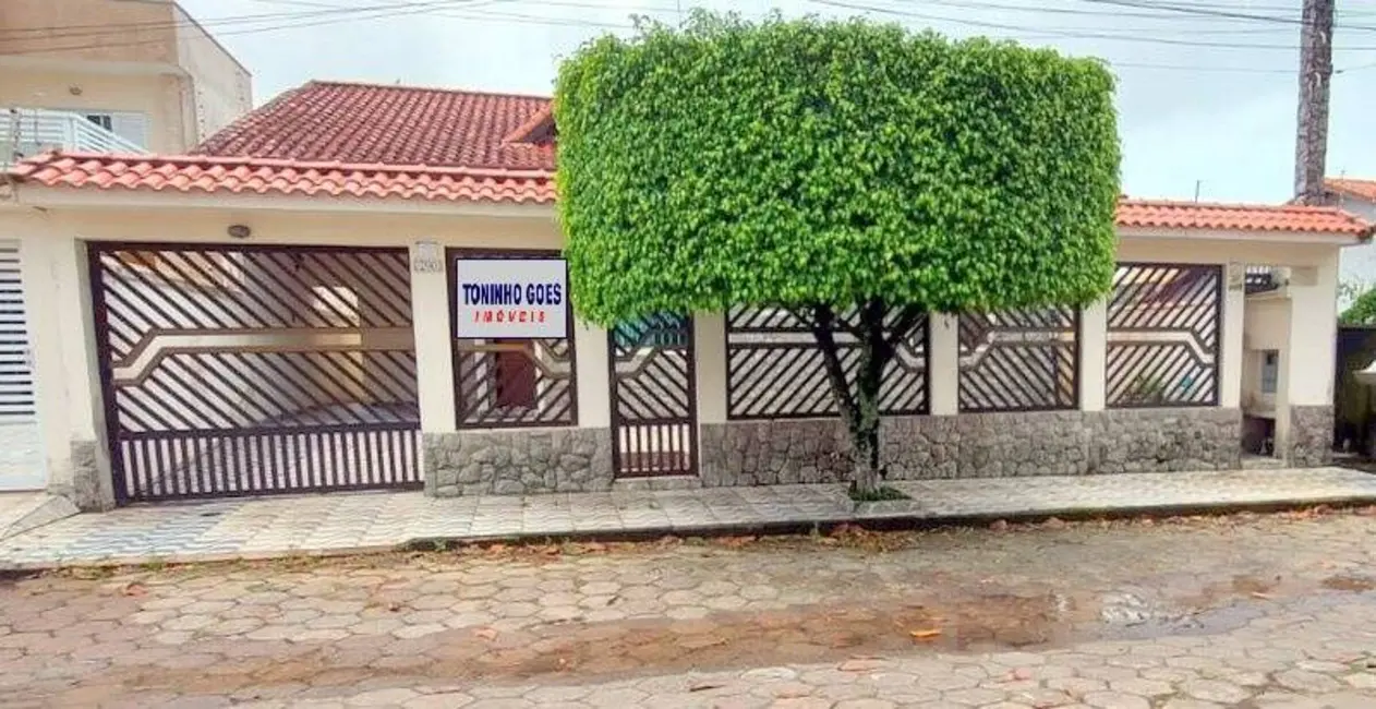 Foto 2 de Casa com 5 quartos à venda, 350m2 em Peruibe - SP