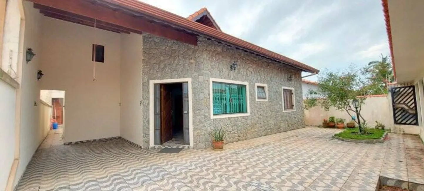 Casa com 5 quartos à venda, 350m2 em Peruibe - SP - imagem 4 Foto 4 de Casa com 5 quartos à venda, 350m2 em Peruibe - SP