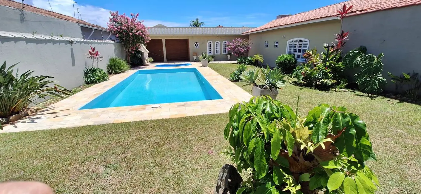 Casa com 4 quartos à venda, 528m2 em Peruibe - SP - imagem 3 Foto 3 de Casa com 4 quartos à venda, 528m2 em Peruibe - SP