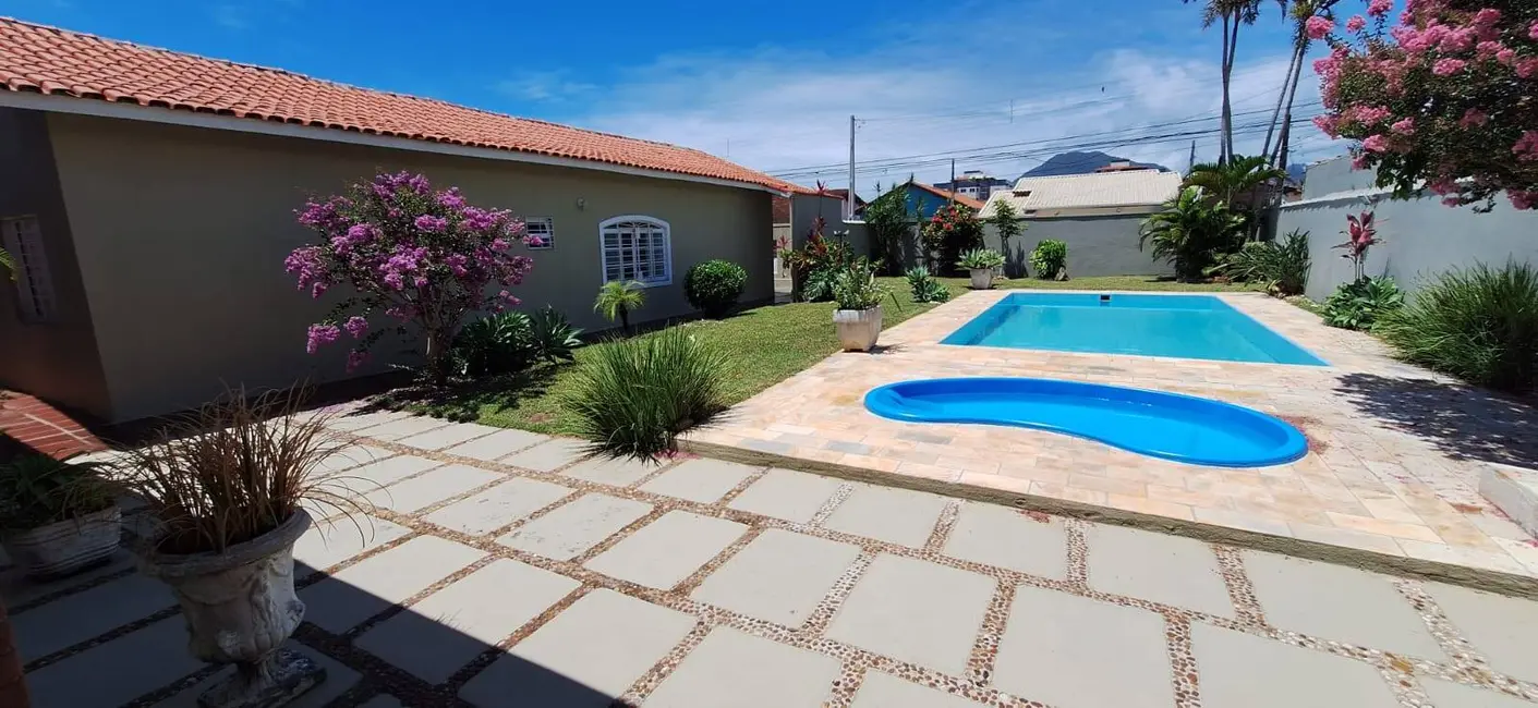 Casa com 4 quartos à venda, 528m2 em Peruibe - SP - imagem 2 Foto 2 de Casa com 4 quartos à venda, 528m2 em Peruibe - SP