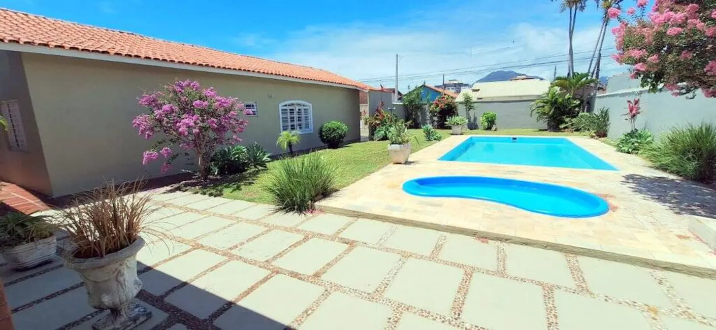 Casa com 4 quartos à venda, 528m2 em Peruibe - SP - imagem 5 Foto 5 de Casa com 4 quartos à venda, 528m2 em Peruibe - SP