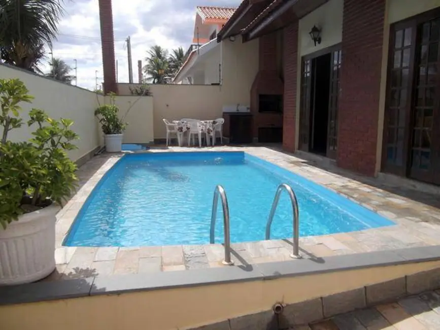 Foto 7 de Casa com 3 quartos à venda e para alugar, 135m2 em Peruibe - SP