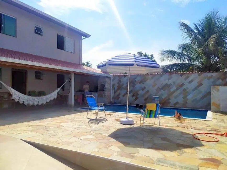 Casa com 3 quartos à venda, 260m2 em Peruibe - SP - imagem 3 Foto 3 de Casa com 3 quartos à venda, 260m2 em Peruibe - SP