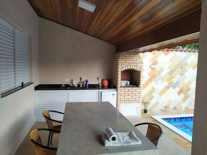 Casa com 3 quartos à venda, 260m2 em Peruibe - SP - imagem 9 Foto 9 de Casa com 3 quartos à venda, 260m2 em Peruibe - SP