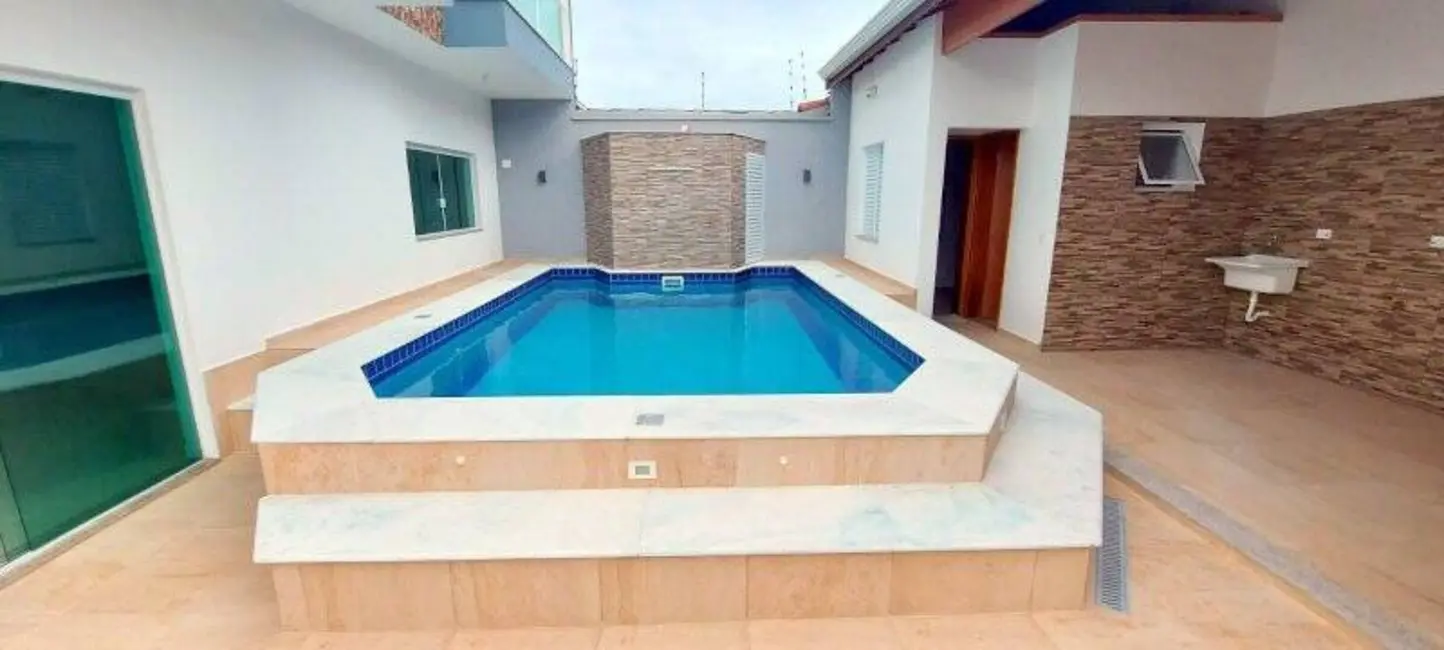 Casa com 4 quartos à venda, 250m2 em Peruibe - SP - imagem 4 Foto 4 de Casa com 4 quartos à venda, 250m2 em Peruibe - SP