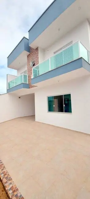 Foto 2 de Casa com 4 quartos à venda, 250m2 em Peruibe - SP